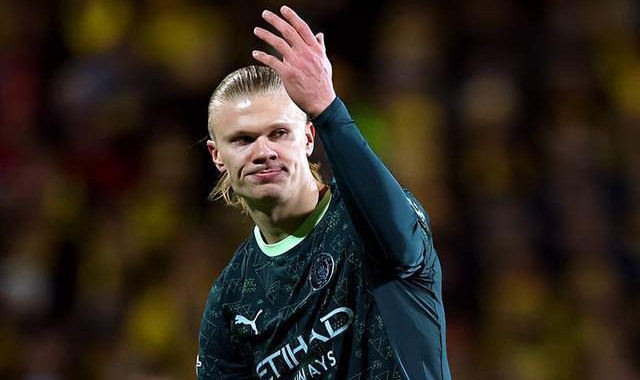 500彩票网官方投注-1-3！哈兰德8场1球持续低迷，金球先生染红，曼城制造欧冠大冷